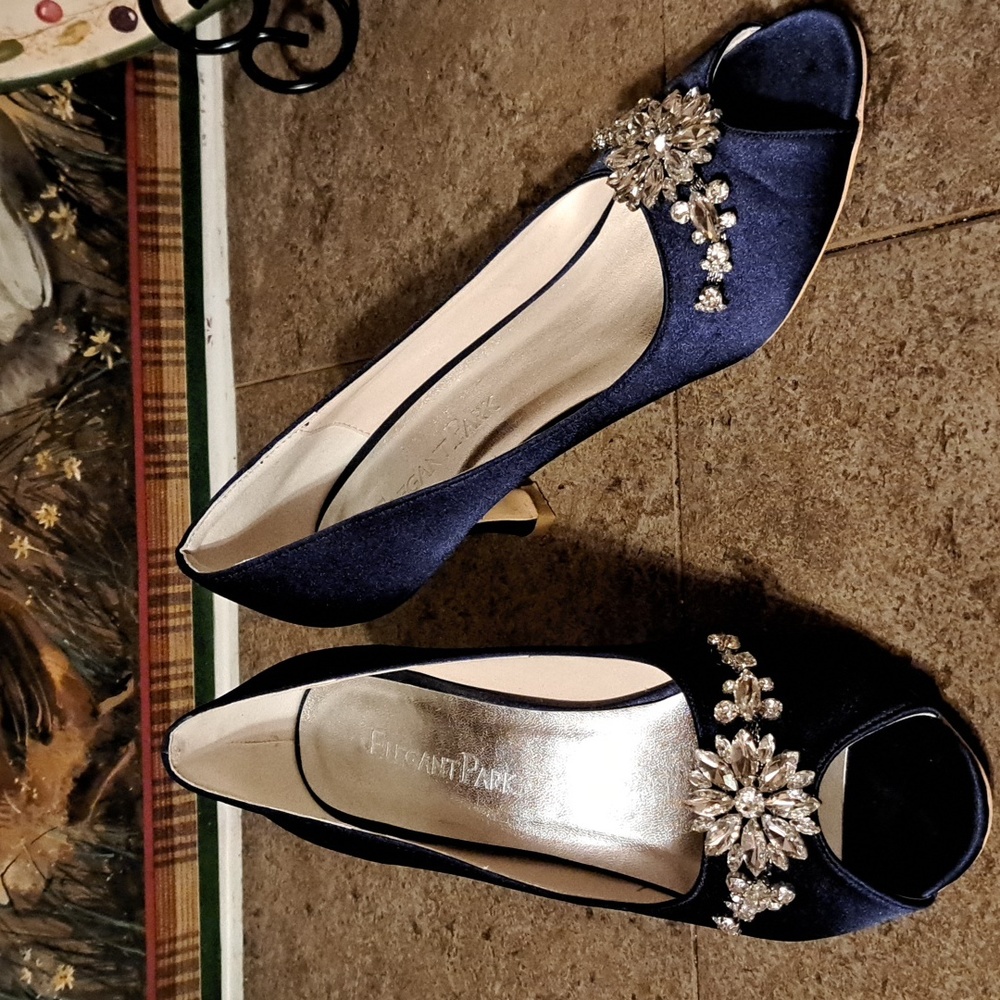 Elegant Park peep toe pumps